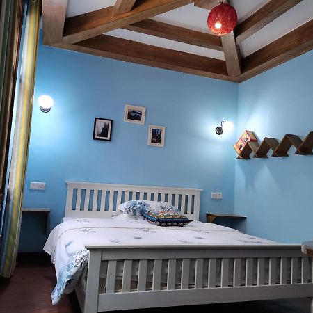 Zhangjiajie April Hostel Экстерьер фото