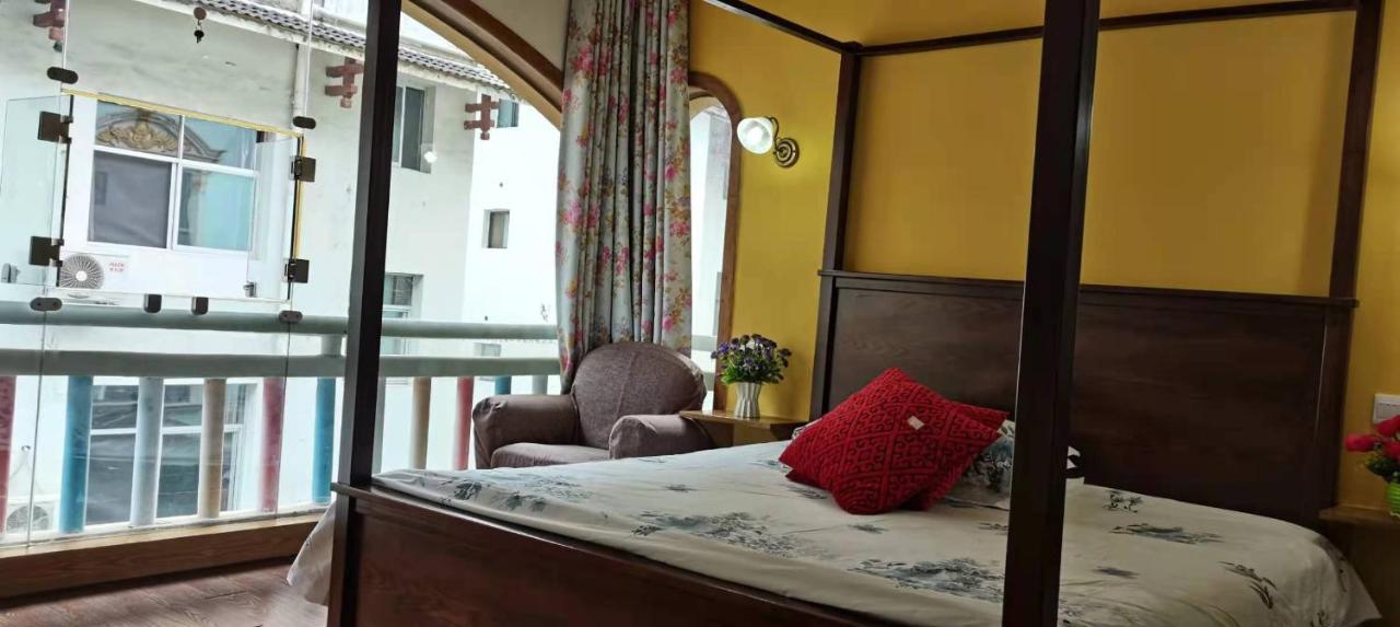 Zhangjiajie April Hostel Экстерьер фото