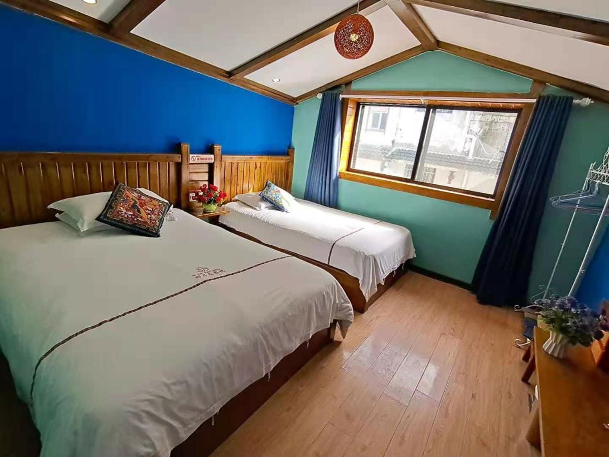 Zhangjiajie April Hostel Экстерьер фото