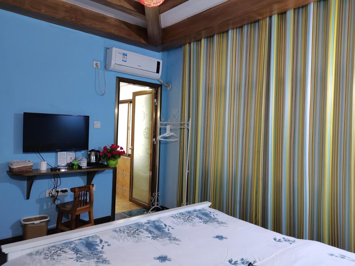 Zhangjiajie April Hostel Экстерьер фото