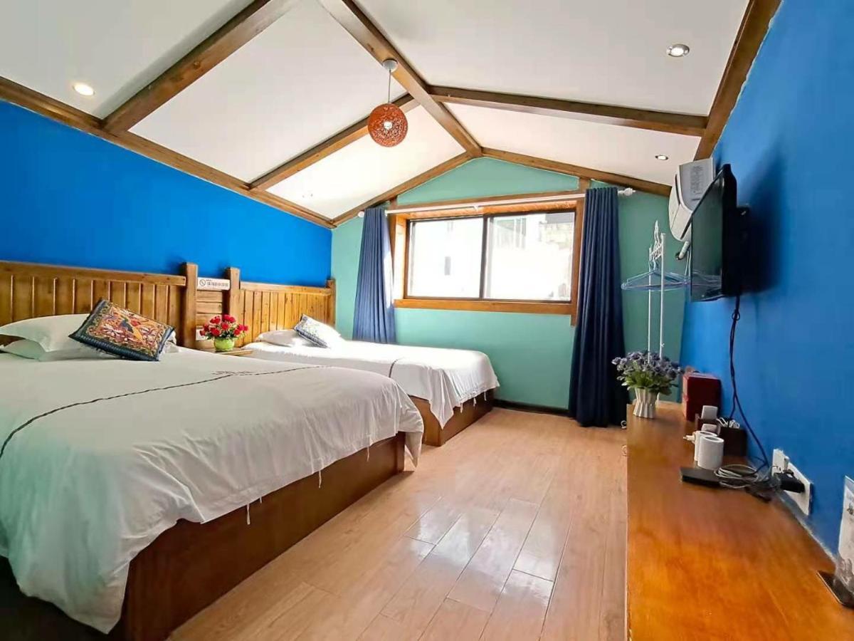 Zhangjiajie April Hostel Экстерьер фото