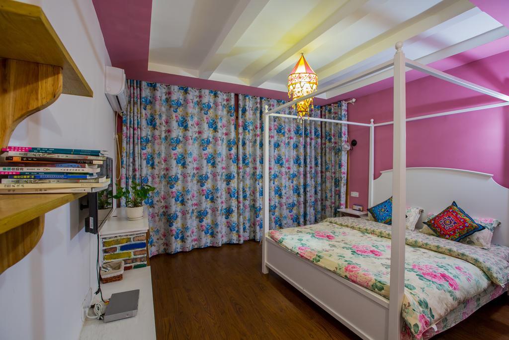 Zhangjiajie April Hostel Номер фото